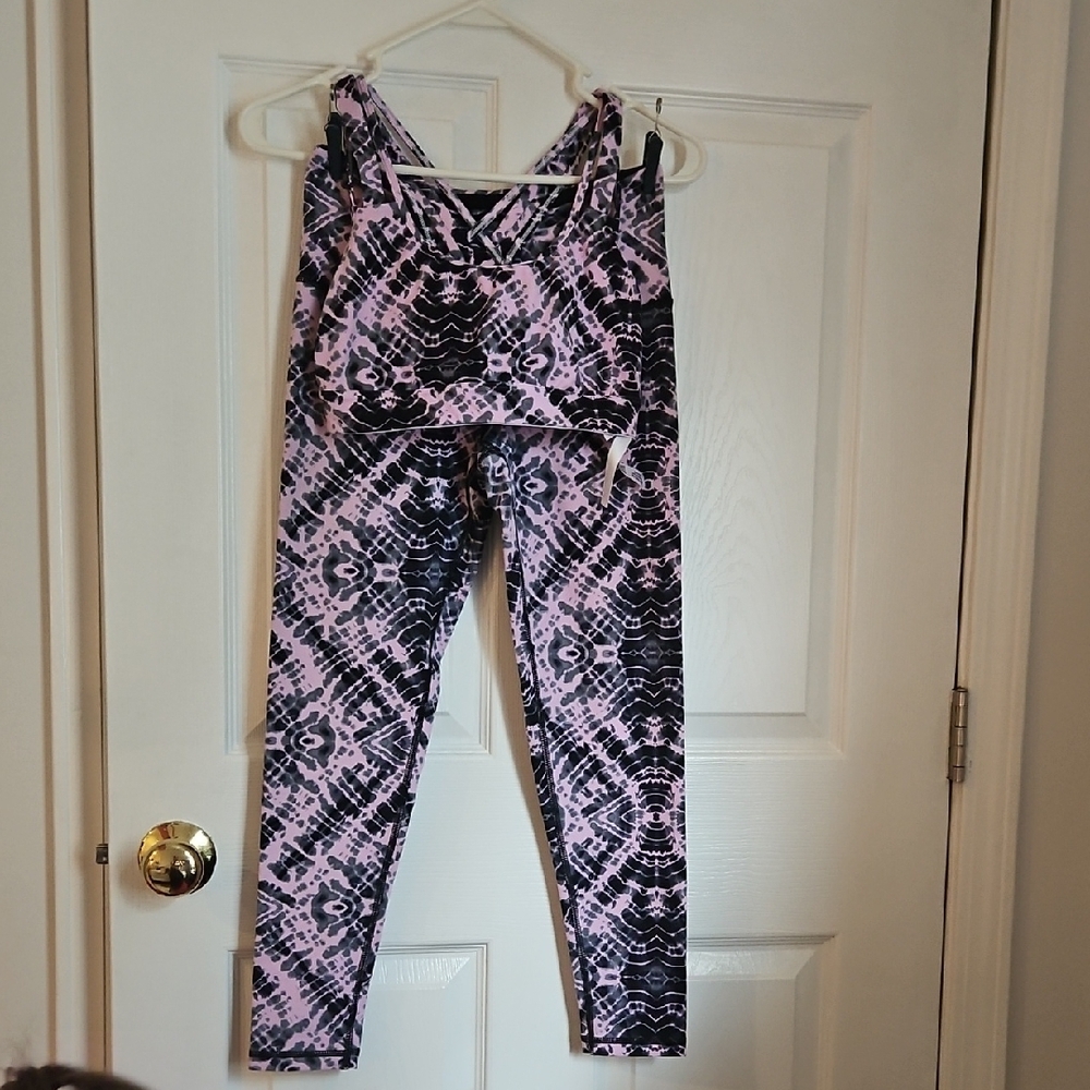 Victoria's Secret Pink and Black Leggings for Activewear